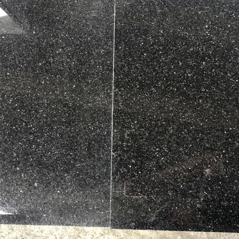 Surface cuite en granit noir sésame lisse sur mesure