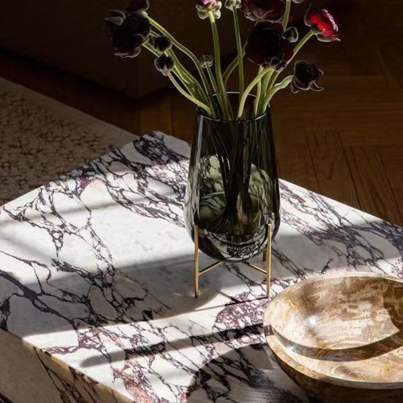 Comptoir de cuisine en marbre violet Calacatta Italie sur mesure