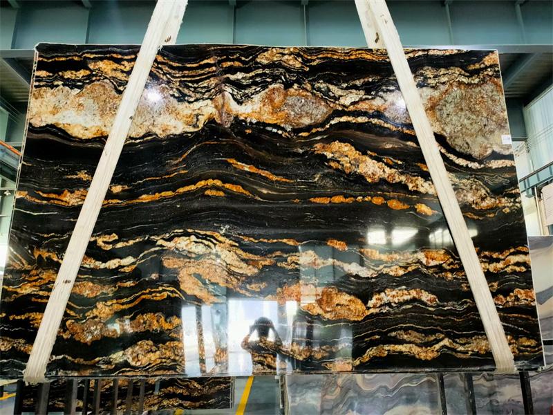 Comptoirs en dalles de granit Cosmic Black Fusion du Brésil