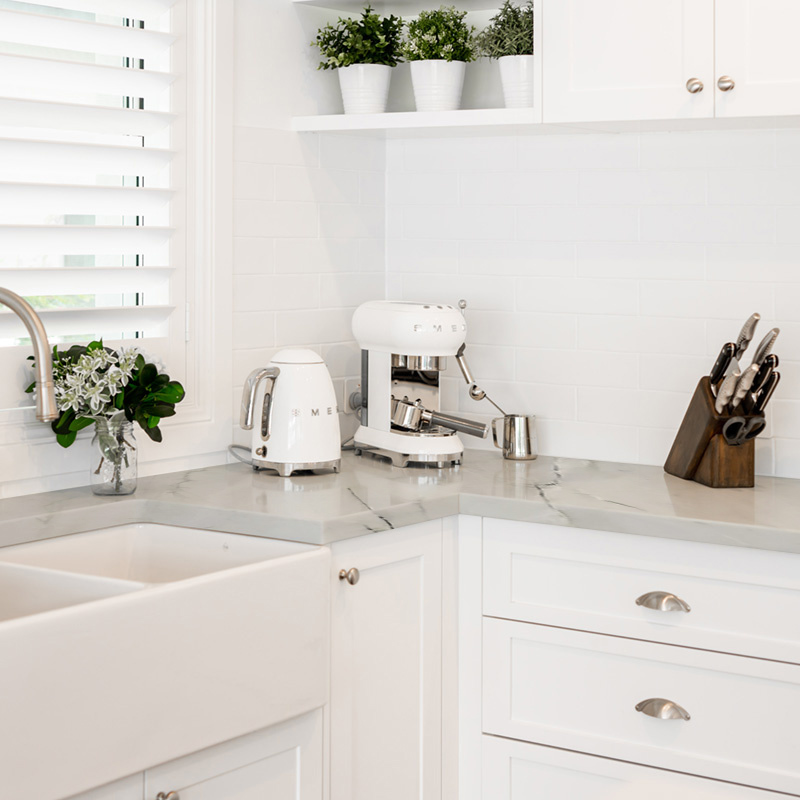 Dalles de comptoirs de cuisine en quartzite Bianco Superiore