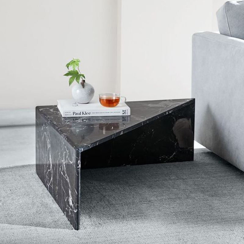 Table En Marbre Noir Et Blanc