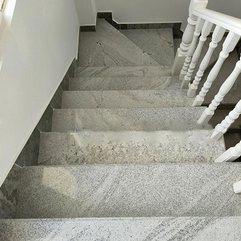Marches d'escalier en granit blanc de la rivière