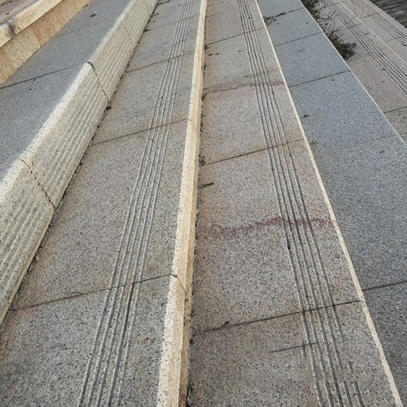 Marches d'escaliers en granit jaune