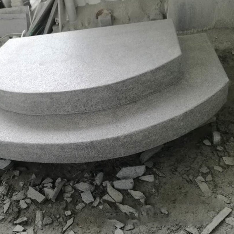 Conception d'escaliers en granit blanc sésame