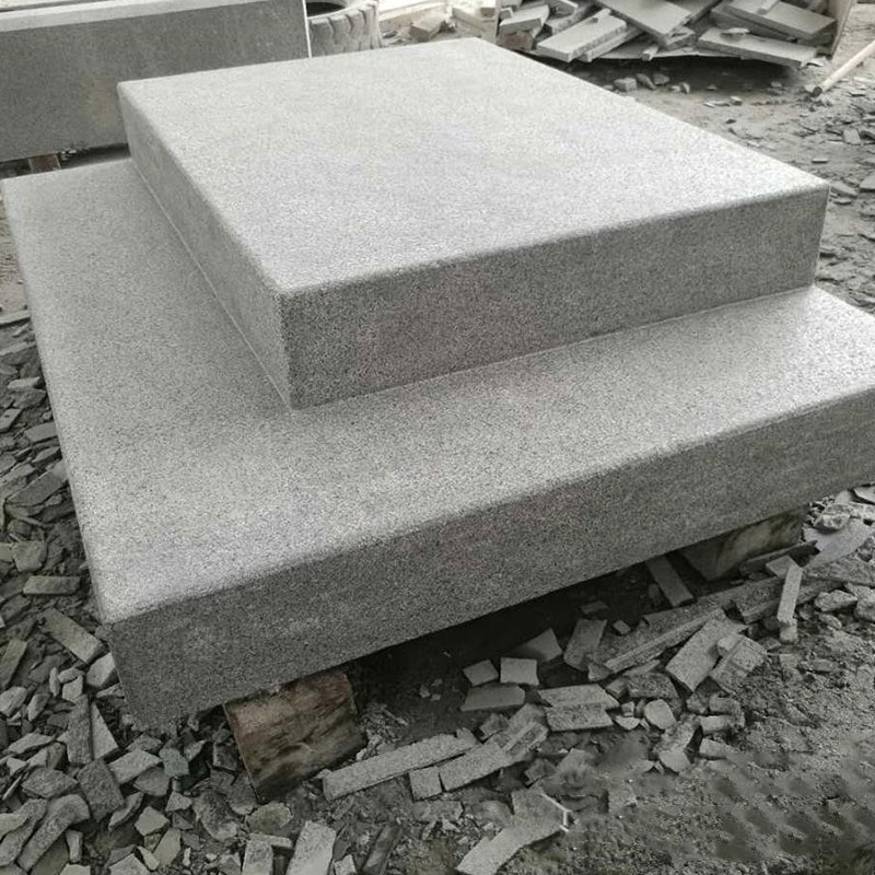 Conception d'escaliers en granit blanc sésame