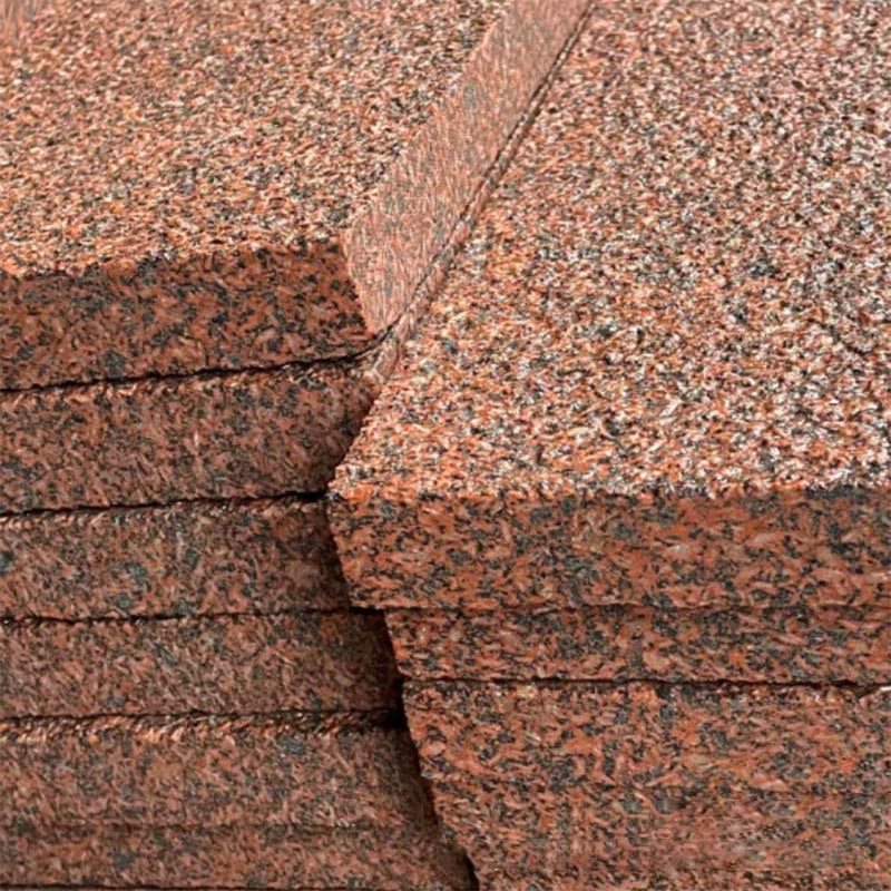 Pierre tombale de granit rouge brun flammé