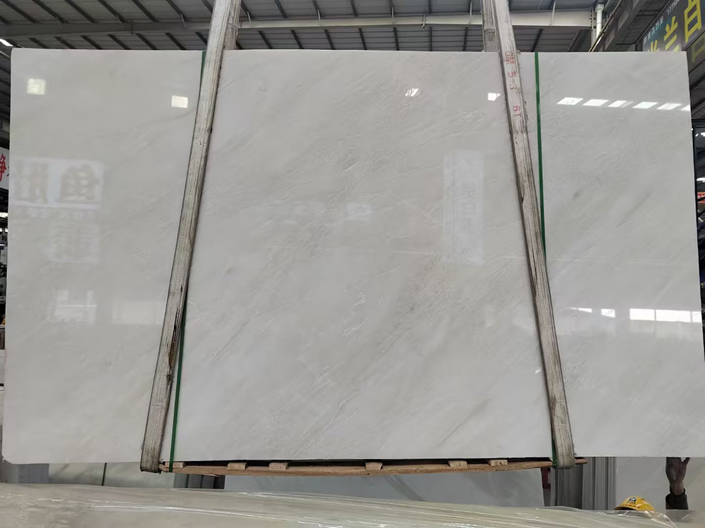 Dalles de marbre blanc Rhino