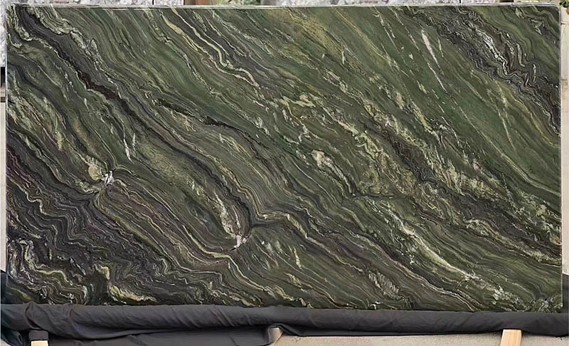 Dalles de marbre de soie verte