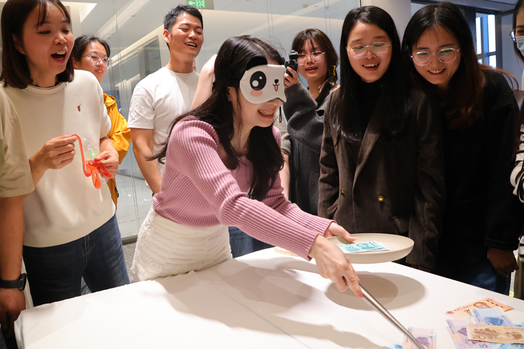 GOLDTOP Christmas Event