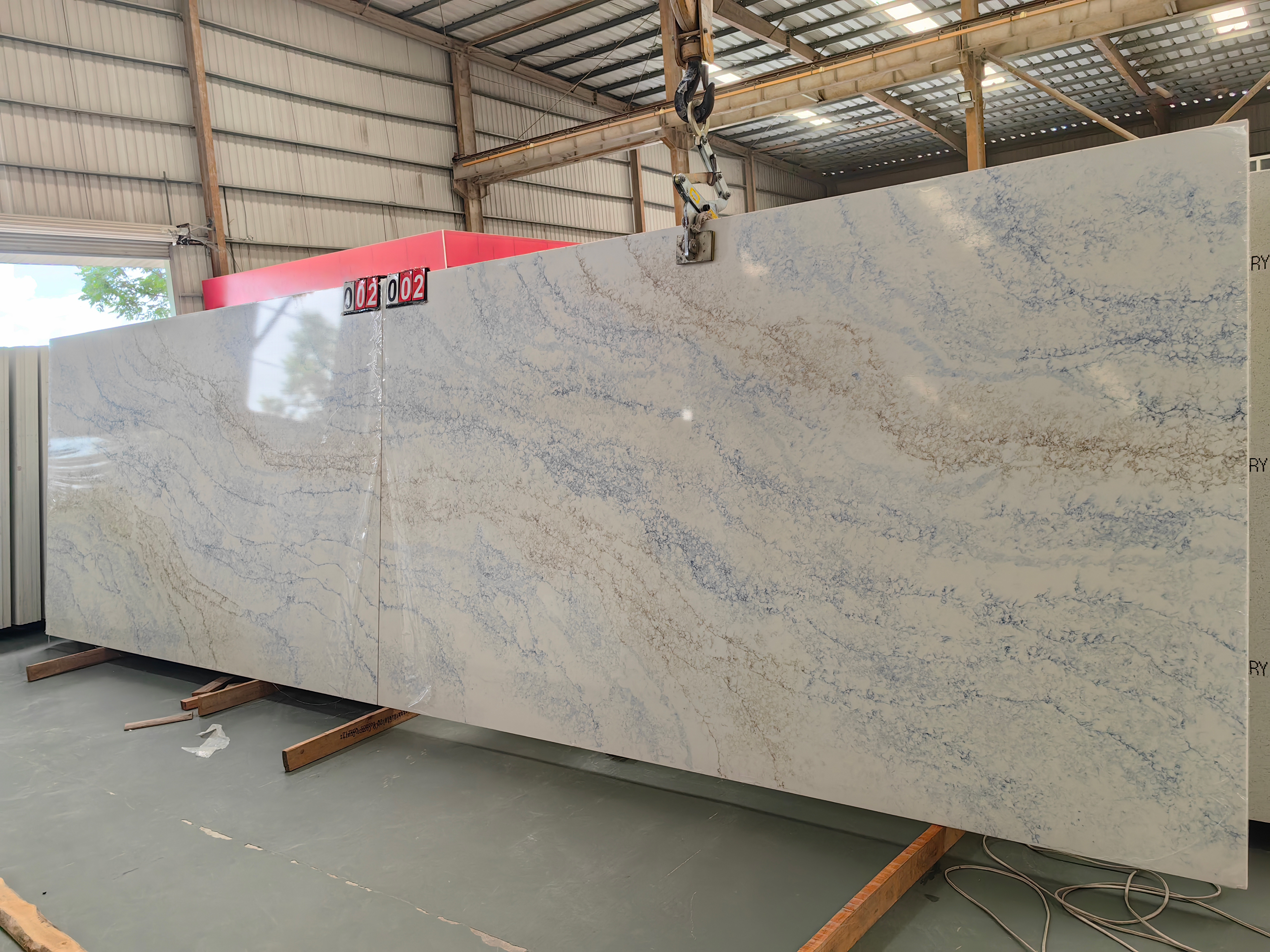  Quartz Slabs